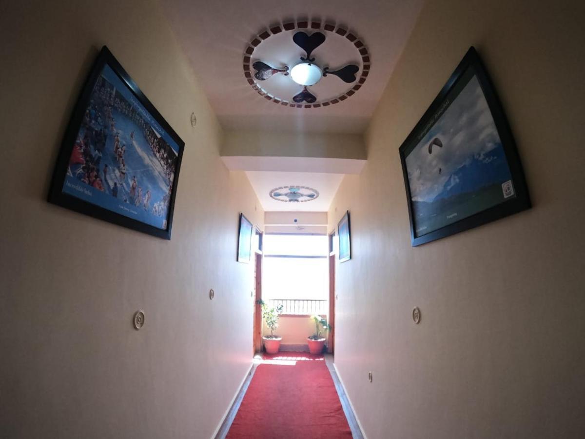 Hotel Snowflake นาร์กันดา ภายนอก รูปภาพ